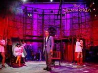 “演藝大世界”本周末又迎重磅劇目，《手提箱里的死狗》在中國大戲院上演