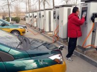 北汽董事長徐和誼:北京出租車三年內將全部“電動化” 北汽董事長徐和誼:北京出租車三年內將全部“電動化”