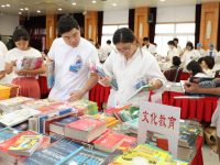 以書為媒，上海書展期間，醫院同飄書香