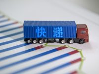 多部委連續發文,能讓快遞小哥不再“舍命狂奔”嗎? 多部委連續發文,能讓快遞小哥不再“舍命狂奔”嗎?