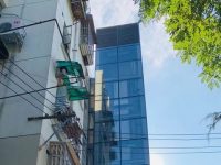 老公房加裝電梯，沒想到裝上的是兩座“玻璃電梯”？