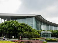 非高峰時排隊進上海科技館只需5分鐘，去年暑假17次限流的自博館今年為何不限流？