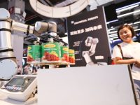 機器人分揀垃圾、機器人按摩身體，現場體驗狂野飆車……這屆工博會都沒來就可惜了