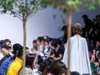 新天地太平湖全新打造的“時尚水立方”秀場呼之欲出，只是為了兩周以后的這場城中盛事