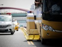 上海首條“拉鏈式潮汐車道”在滬閔高架正式運行，神奇“拉鏈車”引人注目