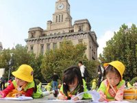 小步走出幼兒園，為大步邁向社會，這所幼兒園十年來每月組織社會實踐