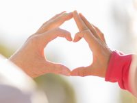 上海“掌上養老顧問”啟動運營,手機可直接查詢養老服務信息 上海“掌上養老顧問”啟動運營,手機可直接查詢養老服務信息