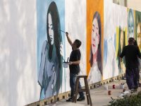 浦東滬南路上豎起了一道特殊的圍墻，100幅人像彩繪告訴你什么是幸福