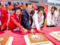 “小葉子”們過集體生日,他們的服務展示了中國青年的好形象 “小葉子”們過集體生日,他們的服務展示了中國青年的好形象