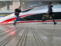 明年春運客流總量超30億人次，鄭州、成都、西安等返鄉熱門城市火車票最難搶