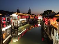 白天旅游火熱，晚上冷冷清清？景觀燈光升級外，上海古鎮夜游要怎樣“亮”起來