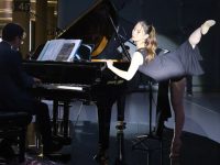 這場音樂會不增加你機票錢，愈發“人文范”的上海機場敬請旅客別誤機