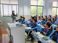 借班交換學生授課，這種“共享教師”創新嘗試“易子而教”