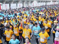 “吃喝玩樂賽”，萬名跑友迎新年，蒸蒸日上迎新跑有的不僅是獨一無二的賽道