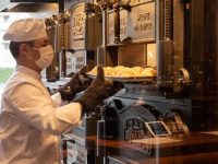 咖啡店門口飄香、“Tony老師”回來了，上海開業的街邊店鋪悄然多起來