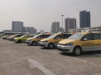 出租車防疫有“講究”:一差一消毒、乘客掃碼登記…… 出租車防疫有“講究”:一差一消毒、乘客掃碼登記……