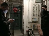 媽媽發燒送院留觀，一群“臨時家長”徹夜守在姐弟門外……普陀社區里上演溫暖一幕