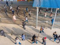 上海今起對地鐵車站限流，記者親歷：地鐵16號線鶴沙航城站早高峰精確限流