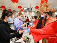 消費券管用嗎？上海一天60萬人領券，消費復蘇“窗口期”盒馬急尋門面開新店