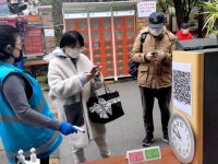 上海“50后”老小區門口多了一張紙，居委干部這項工作卻“比有了AI還智慧”