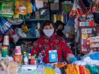 小店趕緊攢好評，可換貸款免息額度，“無接觸貸款”來了，百家銀行助小微企業渡難關