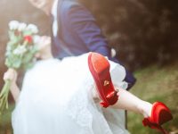 婚禮行業正復蘇:哭鼻子的新娘又開始籌備結婚,不少商家正綢繆打折獲客…… 婚禮行業正復蘇:哭鼻子的新娘又開始籌備結婚,不少商家正綢繆打折獲客……