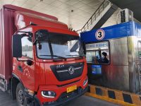 高速公路“落桿”首日,記者實探G2江橋收費站 高速公路“落桿”首日,記者實探G2江橋收費站