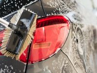 拿塊布拎個桶就能做洗車生意？新規5月施行，2000多家經營者先辦證