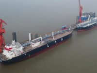 江南造船兩艘超級大船命名，并交付年內第5艘船