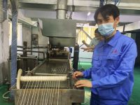 12天,上海這條汽車塑料配件生產線,居然可以生產熔噴布原材料了 12天,上海這條汽車塑料配件生產線,居然可以生產熔噴布原材料了