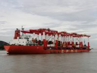 10臺超大軌道吊到港,上海這個最大港口每年將能多裝卸100萬標箱集裝箱 10臺超大軌道吊到港,上海這個最大港口每年將能多裝卸100萬標箱集裝箱