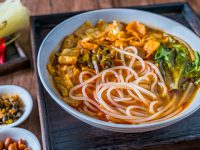 上海街邊飲食江湖，誰是真正的王者？