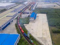 滬蘇通鐵路迎首趟海鐵聯運班列,貨物將從洋山港發往美國等國家 滬蘇通鐵路迎首趟海鐵聯運班列,貨物將從洋山港發往美國等國家