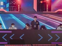 《英雄聯盟》《王者榮耀》來了！在南京路步行街上玩電競是什么體驗？