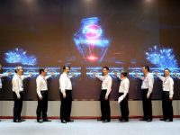 總投資359億的芯片生產線在上海投產，這件大事差點被耽擱小半年