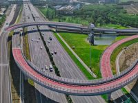 G60松江東收費站8月31日零時起通車，10條收費車道都已建設完成