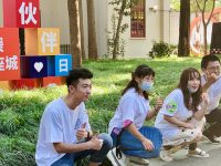 疫情期間上海8000名社工投入服務!慈善人的節日,因你同行而不再孤單 疫情期間上海8000名社工投入服務!慈善人的節日,因你同行而不再孤單