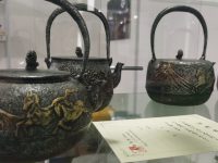 他是進博會最姍姍來遲的展商,閉幕前一天終于進館,這位日本鐵壺工匠想干啥? 他是進博會最姍姍來遲的展商,閉幕前一天終于進館,這位日本鐵壺工匠想干啥?