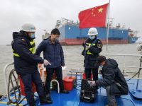 出口非洲的5億大家伙停在錨地,錯過潮汐就等于流失利潤,上海出手了…… 出口非洲的5億大家伙停在錨地,錯過潮汐就等于流失利潤,上海出手了……