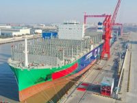 交付這艘比航母還大的超級大船后,江南造船完成了年度任務 交付這艘比航母還大的超級大船后,江南造船完成了年度任務