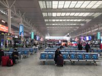 春運首日:上海機場客流腰斬、鐵路三分之一、長途客運不足一成,但防疫最重… 春運首日:上海機場客流腰斬、鐵路三分之一、長途客運不足一成,但防疫最重…