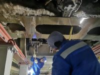 高鐵車底長冰凌？零下8℃的虹橋動車應用所內，一群人干得熱火朝天