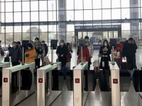 上海客運站春運:需持有核酸檢測報告,高鐵客流減半,長途客車減少 上海客運站春運:需持有核酸檢測報告,高鐵客流減半,長途客車減少