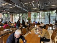 上海人的食堂| 風貌區“觀景位”，油條現炸，肉包每只1.9元，還有打邊爐