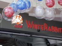 上海人最愛的“兔子”跑到奉賢新城開店了，賣奶糖、蛋糕還有香水、衛衣