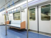 后天起，上海地鐵11條線路推出“弱冷”車廂，網友反應不一