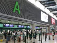 上海機場飛出“燦都”減弱后首個客運航班，兩場航班運行現已基本恢復   市場解碼 2021-09-14 19:39