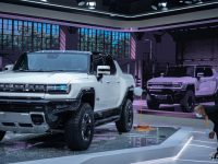 汽車展區首設創新孵化專區,“黑科技”助力未來駕駛 汽車展區首設創新孵化專區,“黑科技”助力未來駕駛