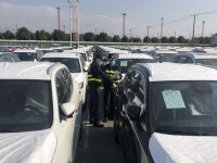 上海碼頭停滿遠征車,出口純電動乘用車今年增長超過11倍 上海碼頭停滿遠征車,出口純電動乘用車今年增長超過11倍