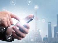 老人在家按一鍵呼叫,浦東這個平臺立即響應,很快就有人來敲門了 老人在家按一鍵呼叫,浦東這個平臺立即響應,很快就有人來敲門了